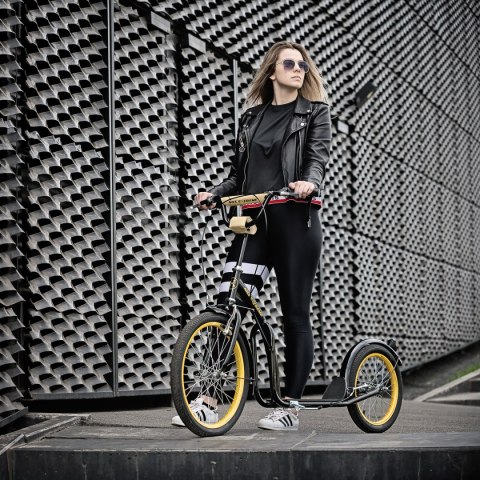 WH200 BLACK/GOLD 20/16'' HULAJNOGA Z POMP. KOŁAMI NILS EXTREME WH200 BLACK/GOLD 20/16'' HULAJNOGA Z POMP. KOŁAMI NILS EXTREME